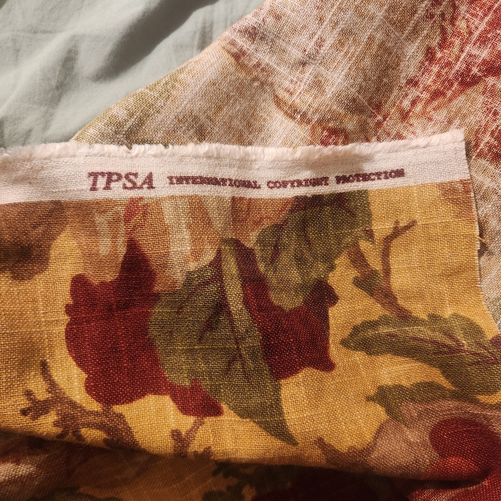 Floral Patterned Heavy Linen Fabric in Red, Green and Yellow. - Picture 6 of 14